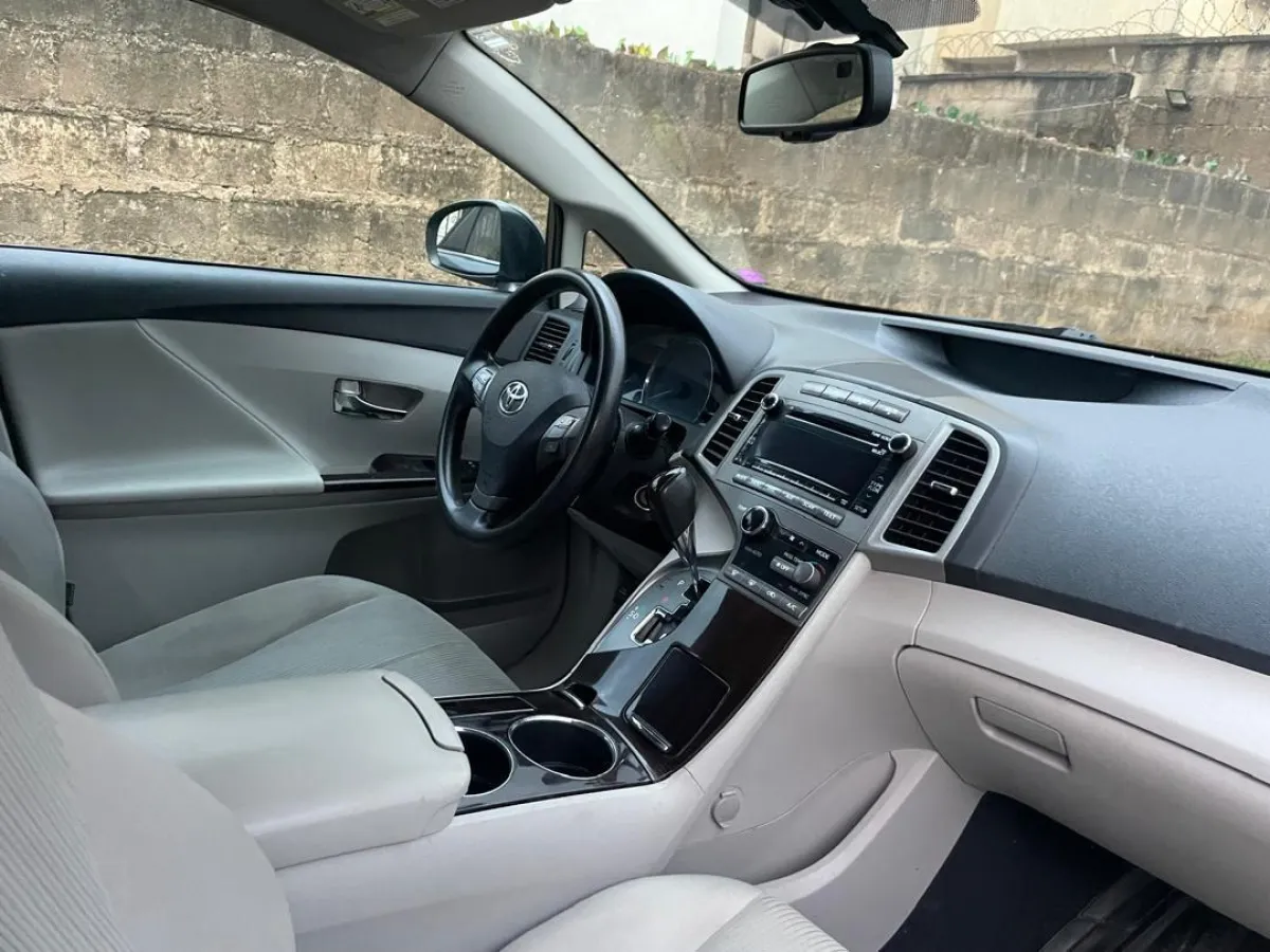 VENZA 2011 V4 - Image 3