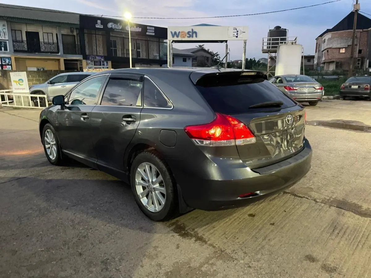 VENZA 2011 V4 - Image 4