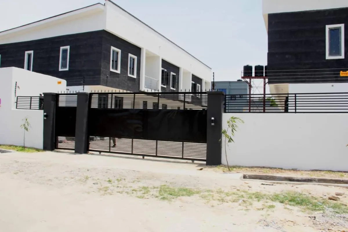 4 bedroom terrace duplex - Image 4