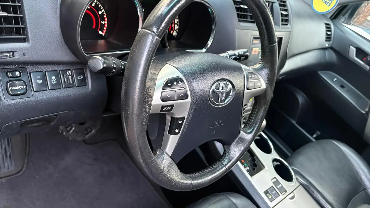 Foriegn Used Toyota Highlander AWD 013 Model Luxury Edition FOR SALE ‼️ - Image 8