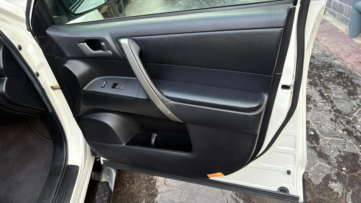 Foriegn Used Toyota Highlander AWD 013 Model Luxury Edition FOR SALE ‼️ - Image 11