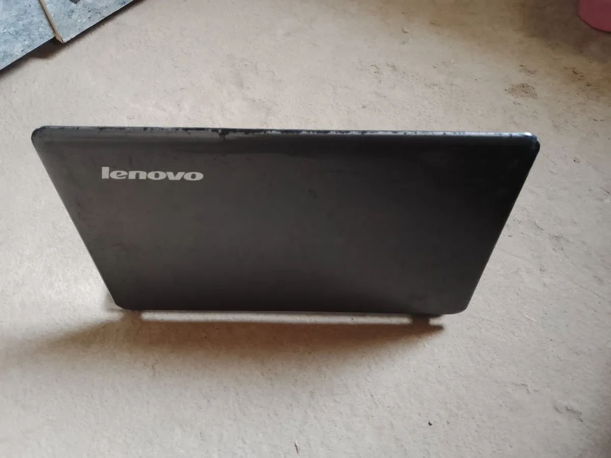 laptop without battery but everything is working perfectly - Image 4