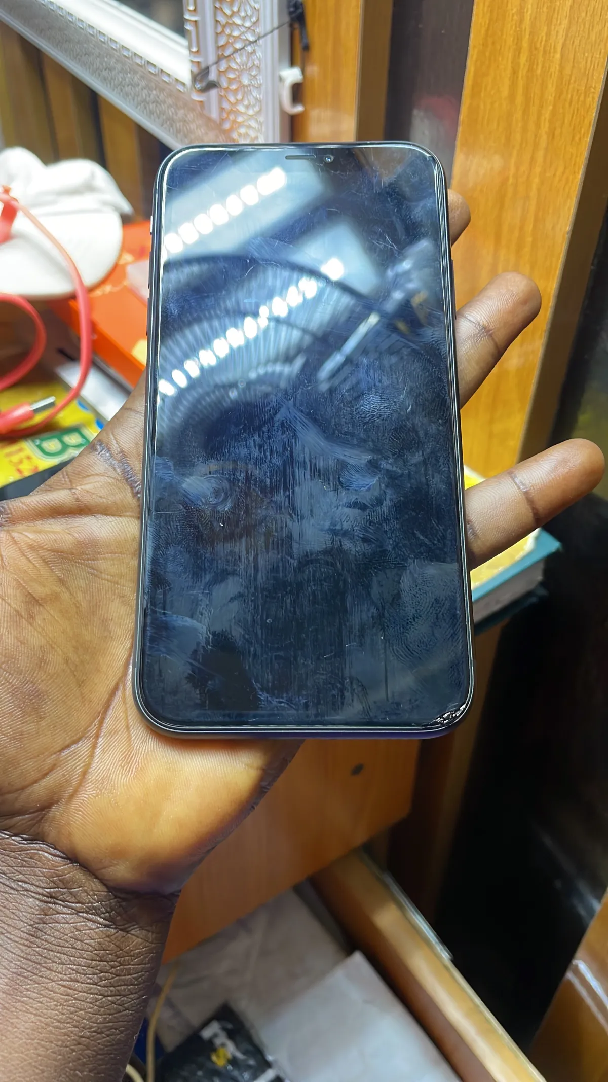 iPhone 11 - Image 3