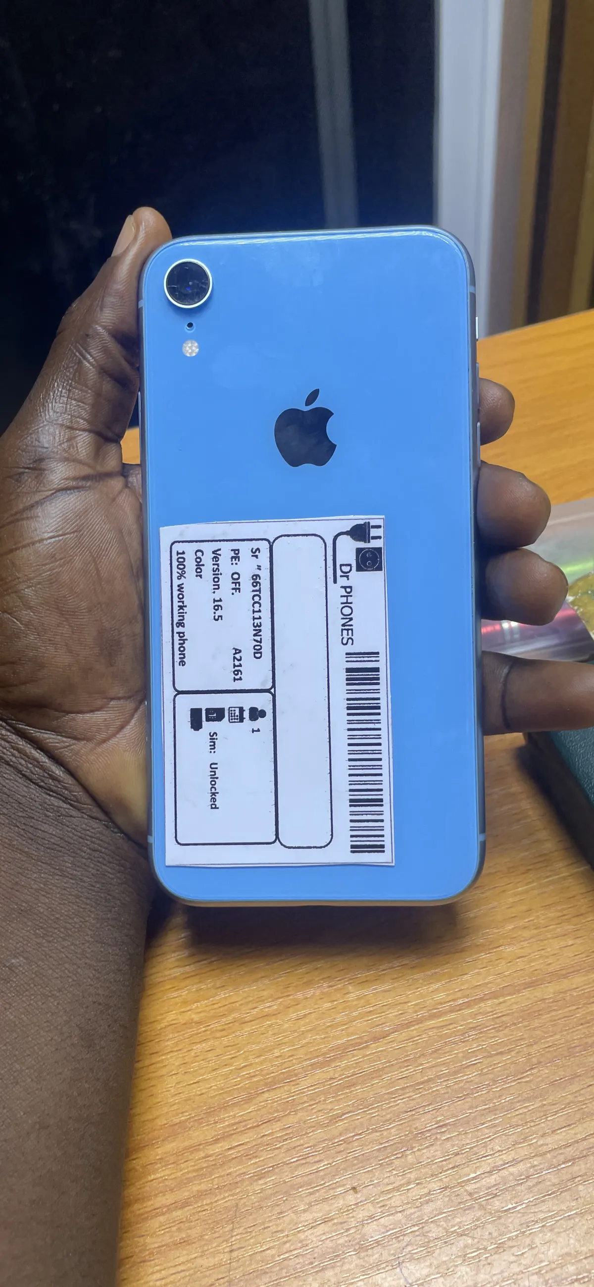 iPhone XR - Image 2