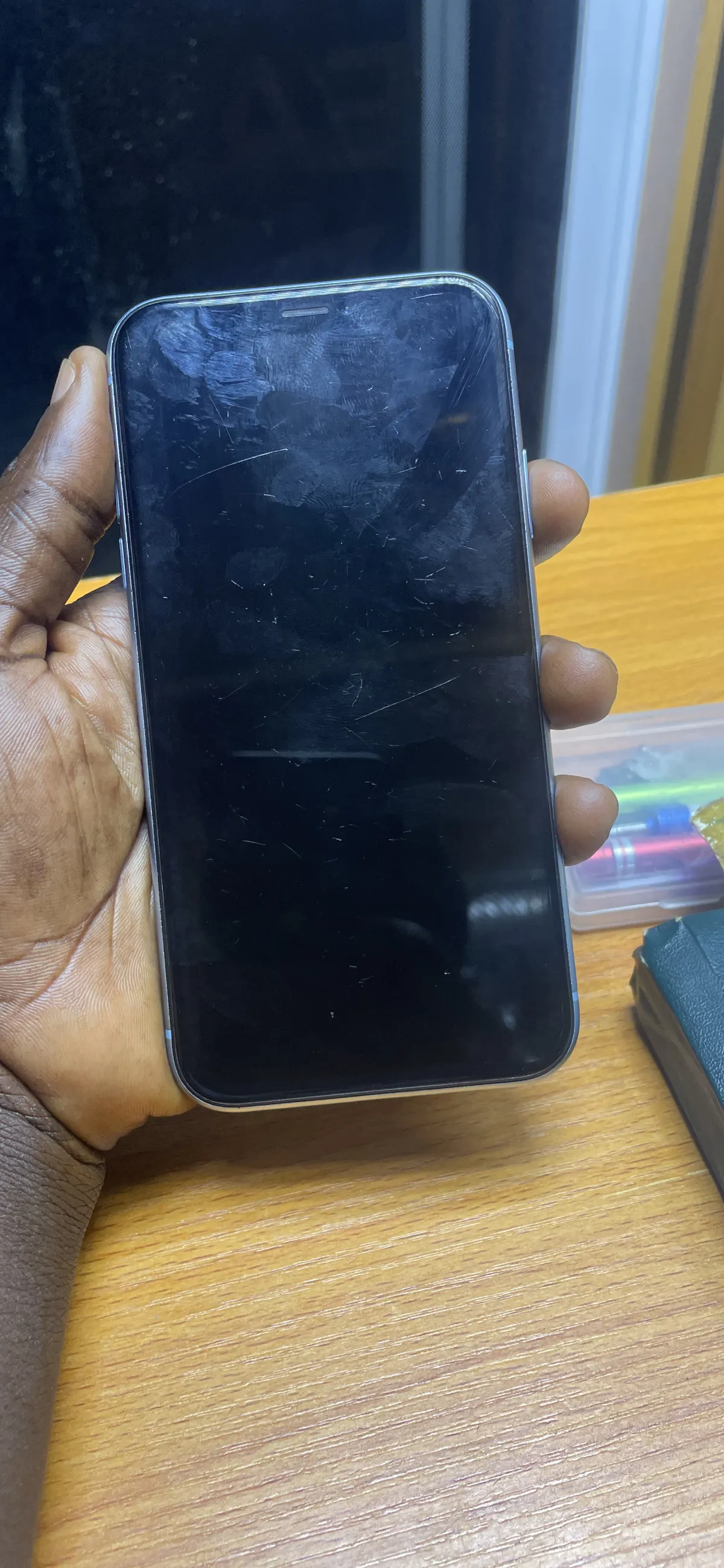 iPhone XR - Image 3