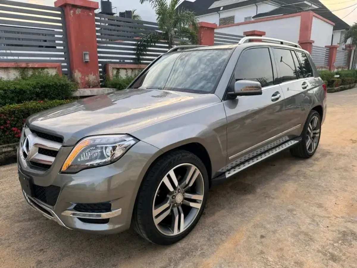 Mercedes Benz GLk 350 4MATIC - Image 3