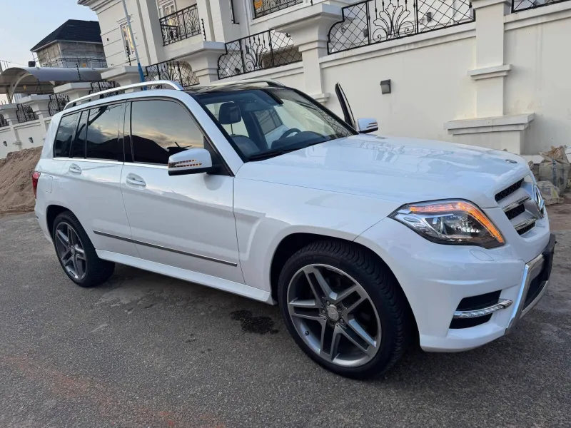 White Mercedes Benz GLk 350 4MATIC