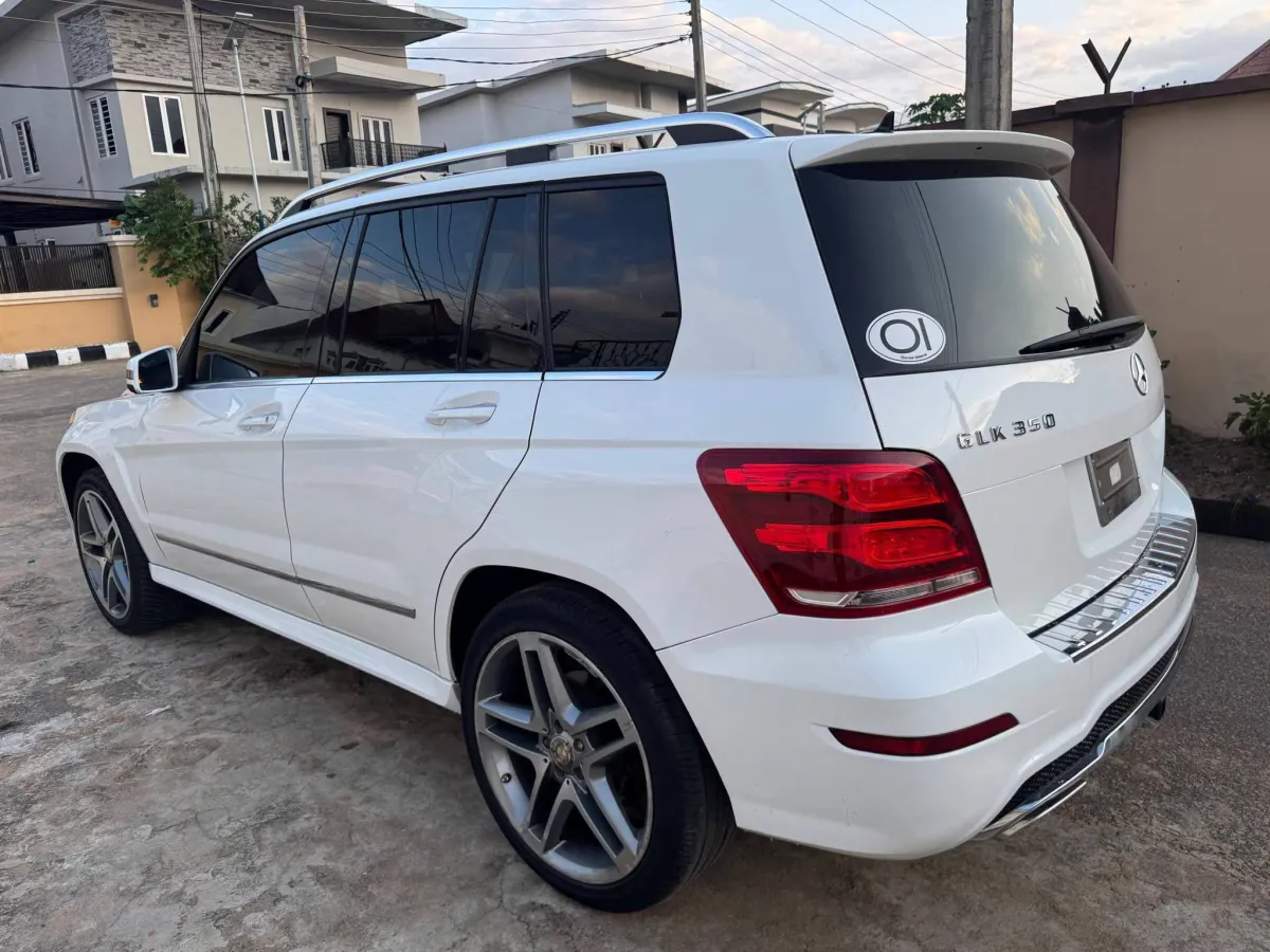 White Mercedes Benz GLk 350 4MATIC - Image 6