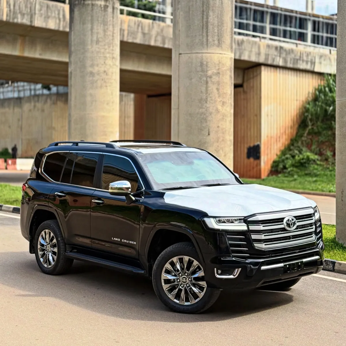 2026 TOYOTA LAND CRUISER PRADO BULLETPROOF JEEP - Image 2