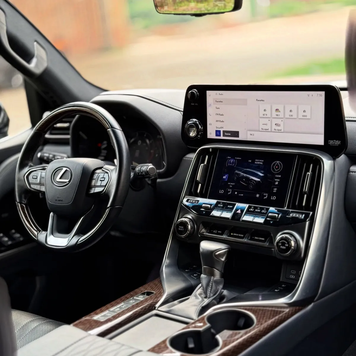 2023 LEXUS LX600 - Image 7