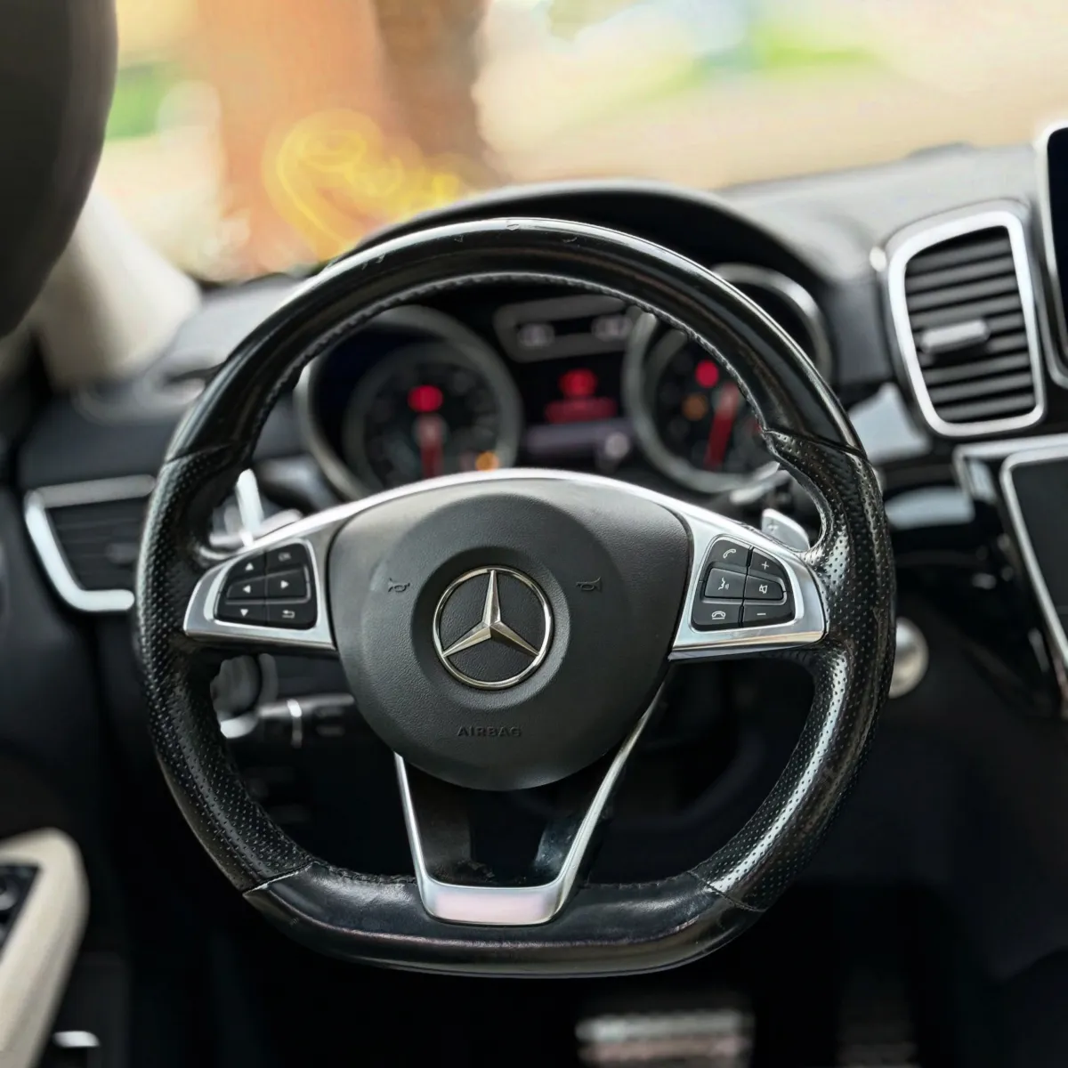 MERCEDES BENZ S63 AMG COUPE - Image 9