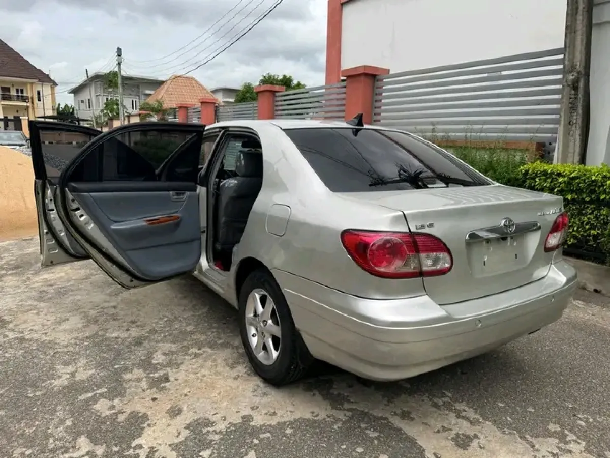 TOYOTA COROLLA - Image 5