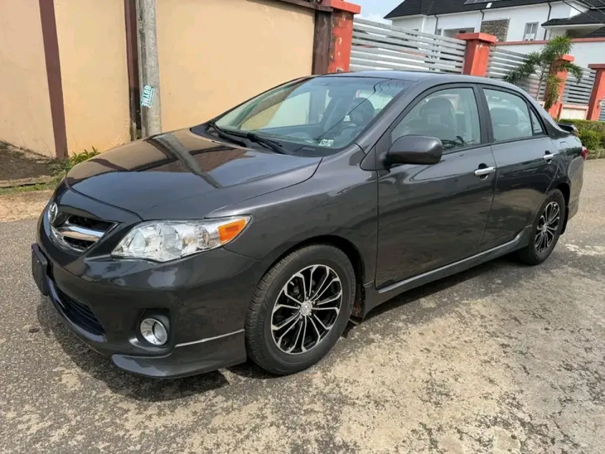 TOYOTA COROLLA SE - Image 10