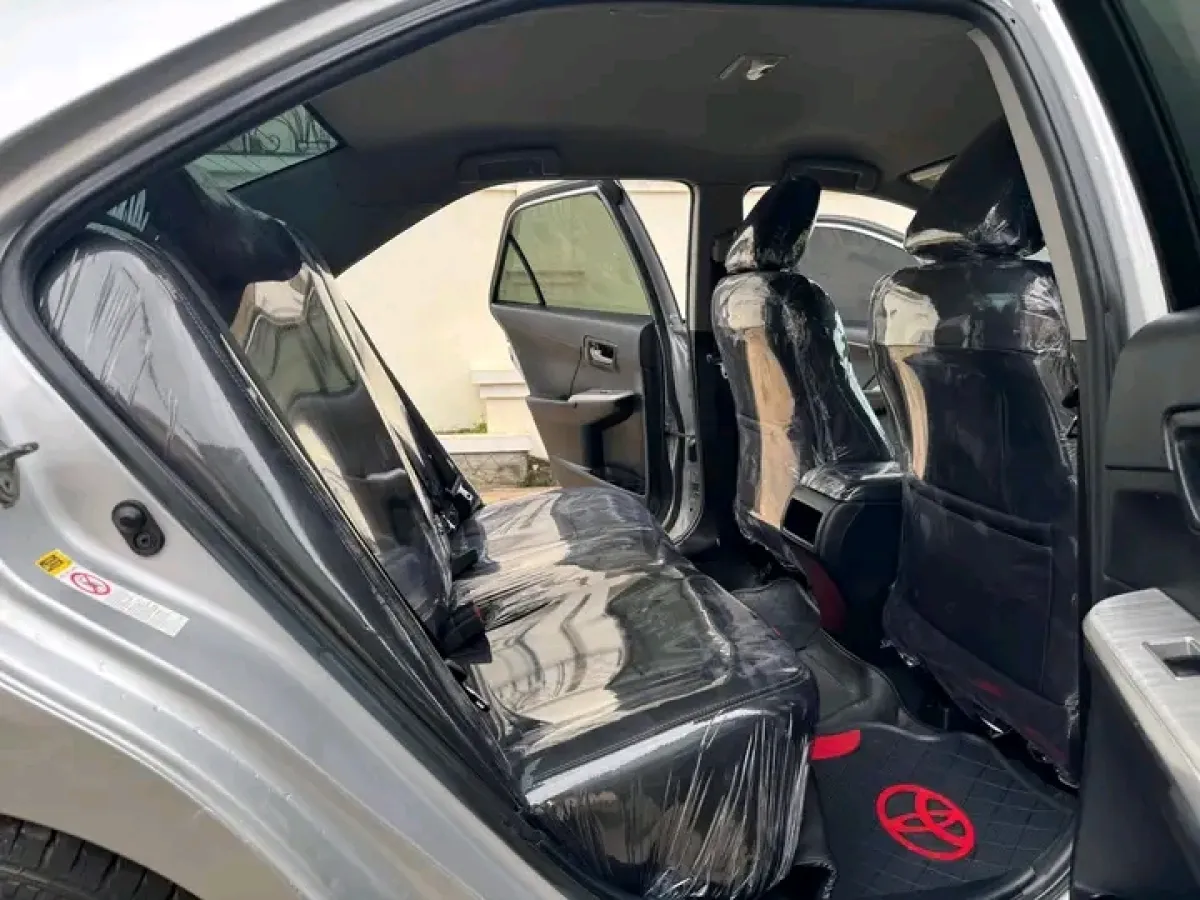 FORIENG USED TOYOTA CAMRY SE - Image 8