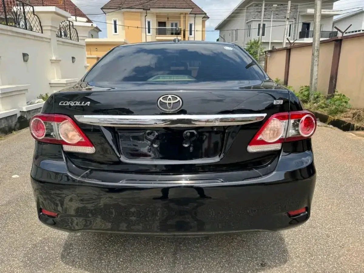 TOYOTA COROLLA LE - Image 5