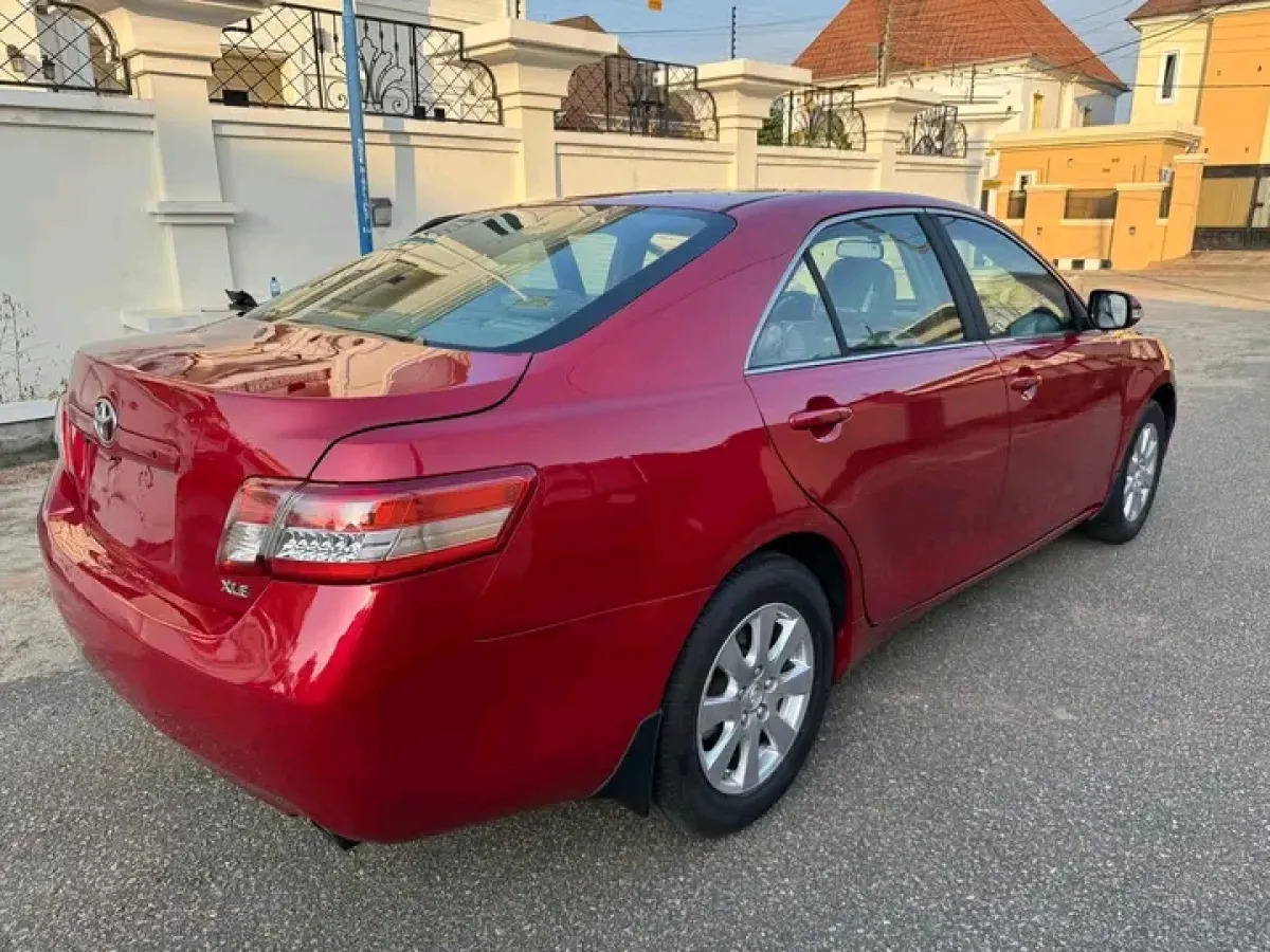 FORIENG USED TOYOTA CAMRY - Image 4