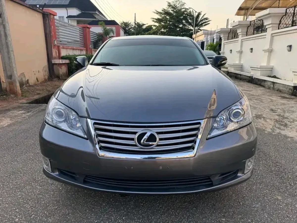CLEAN FORIENG USED LEXUS ES 350 - Image 1