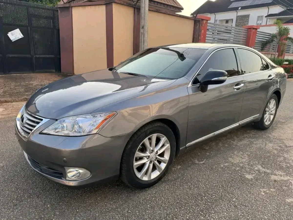 CLEAN FORIENG USED LEXUS ES 350 - Image 10