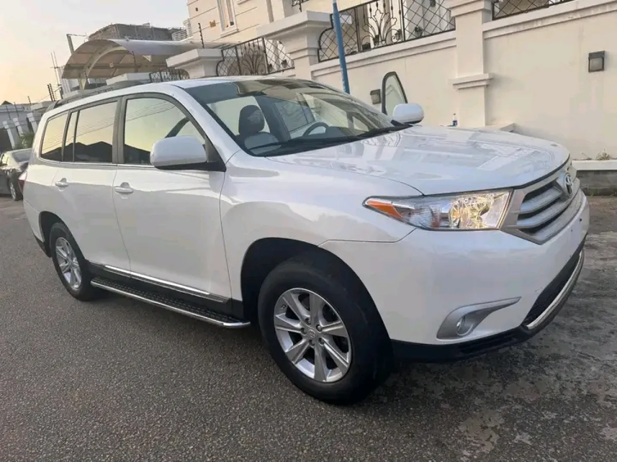 2012 TOYOTA HIGHLANDER LIMITED - Image 2