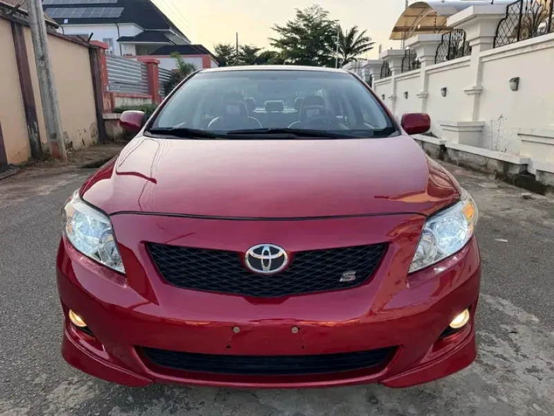 SUPER CLEAN TOYOTA COROLLA SE