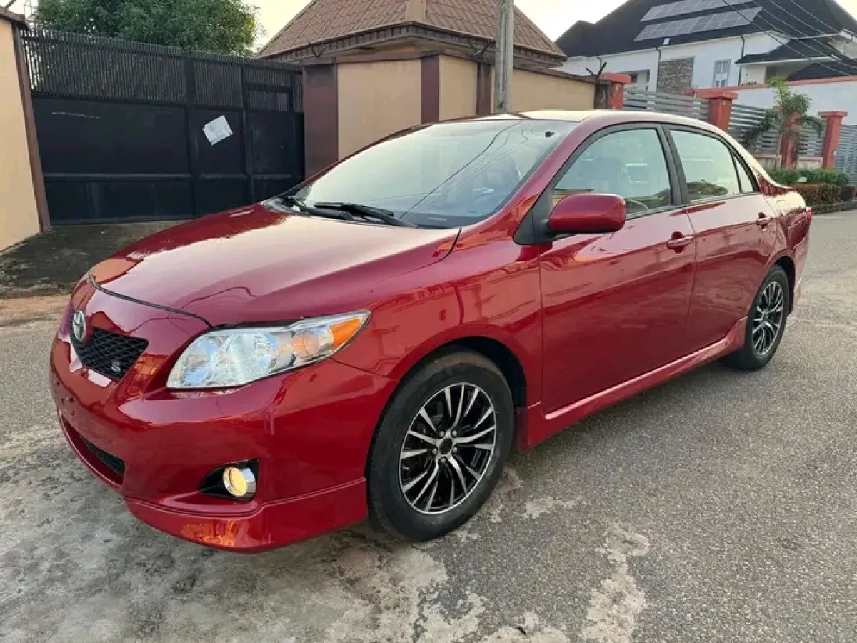 SUPER CLEAN TOYOTA COROLLA SE - Image 10