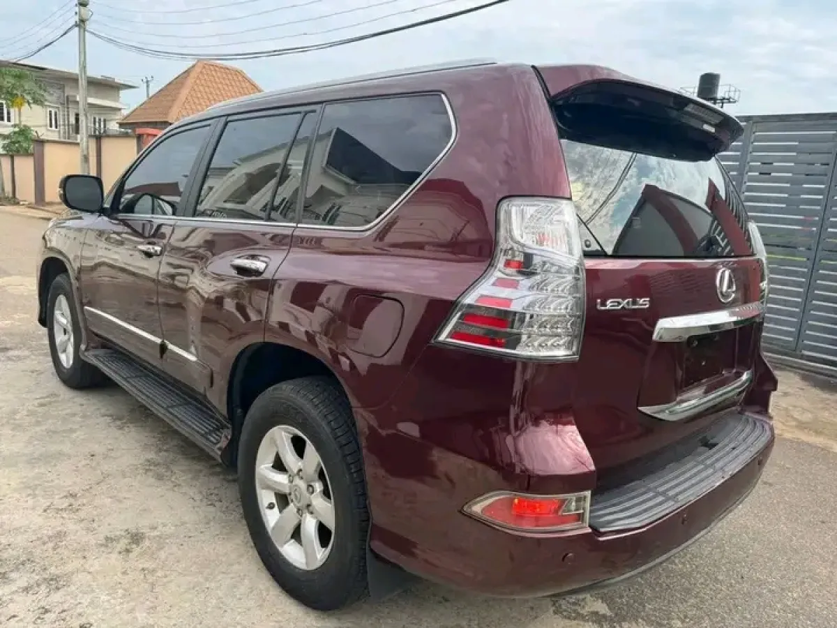 2016 LEXUS GX 460 - Image 3