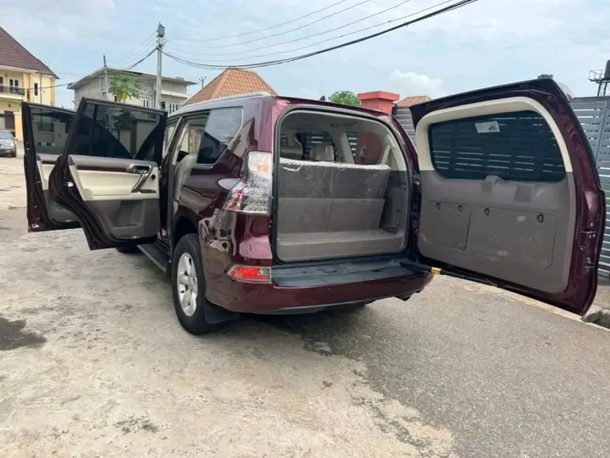 2016 LEXUS GX 460 - Image 6