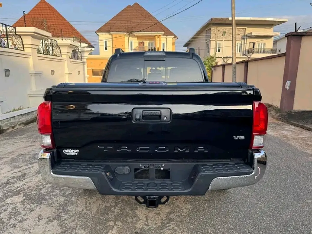 FORIENG USED 2017 TOYOTA TACOMA V6 DOUBLE CAB - Image 5
