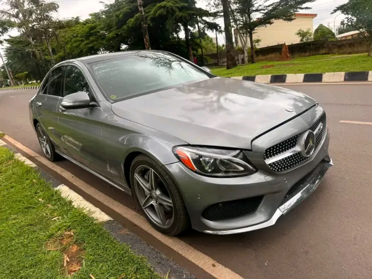 FORIENG USED 2016 FULL OPTION MERCEDES BENZ C400 - Image 2