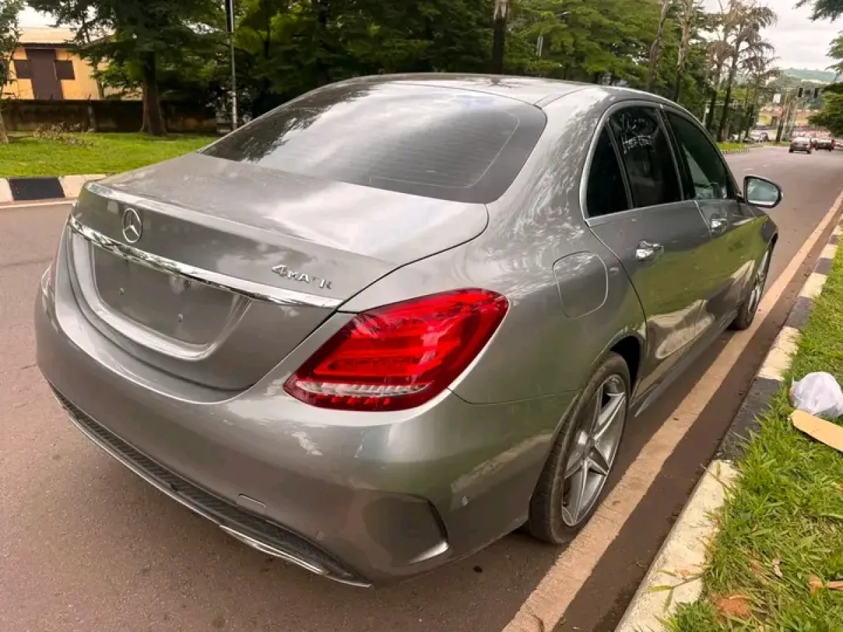 FORIENG USED 2016 FULL OPTION MERCEDES BENZ C400 - Image 4
