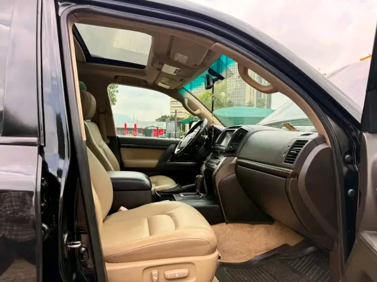 2010 TOYOTA LAND CRUISER PRADO - Image 9