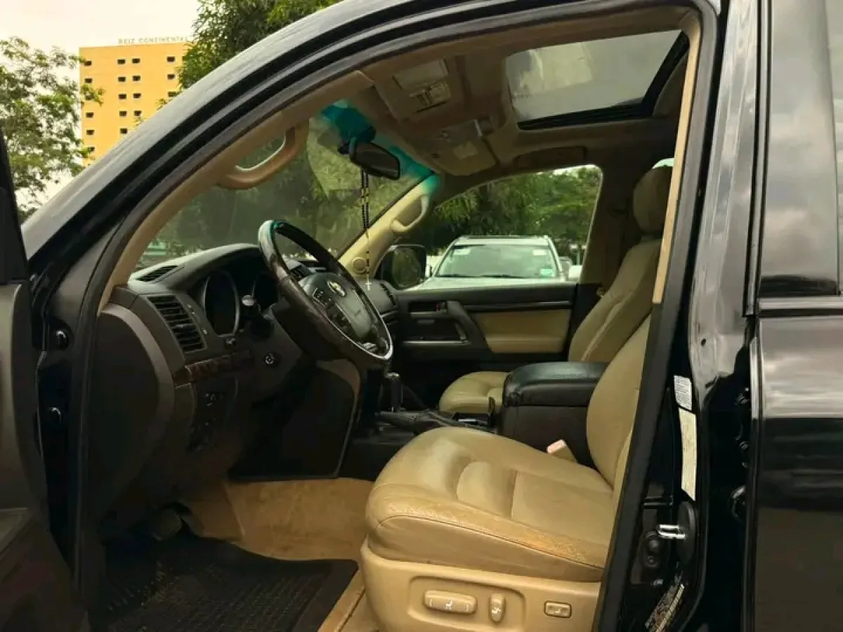 2010 TOYOTA LAND CRUISER PRADO - Image 10