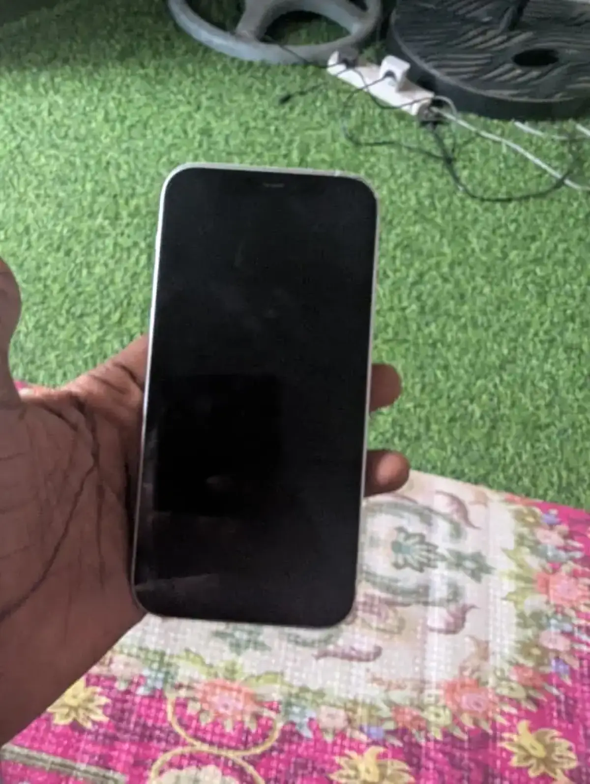 iPhone 12 128gb 96% battery health - Image 3