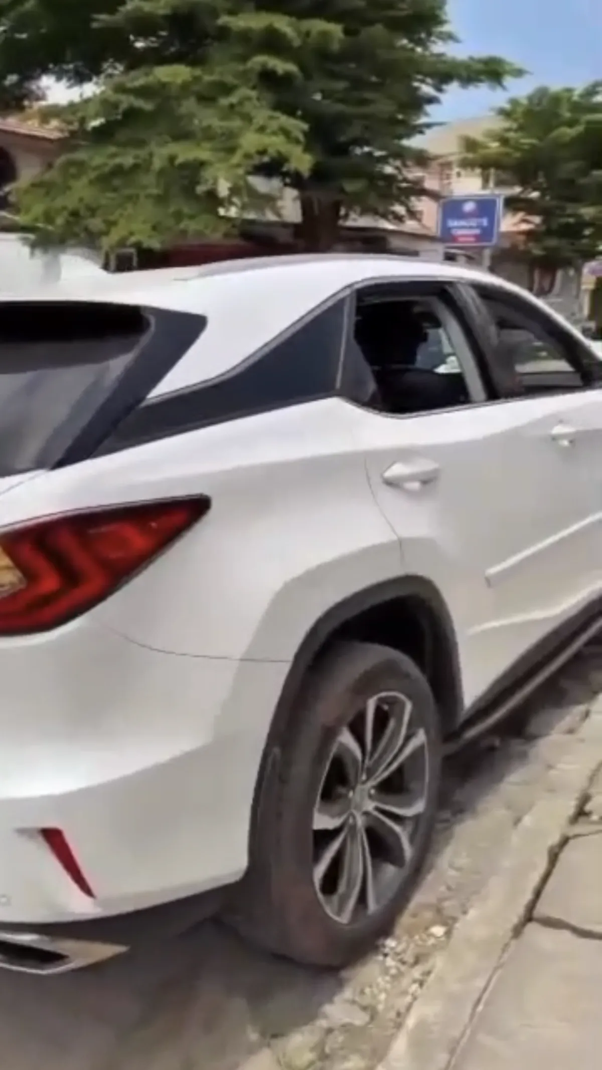 Lexus Rx 350 - Image 6