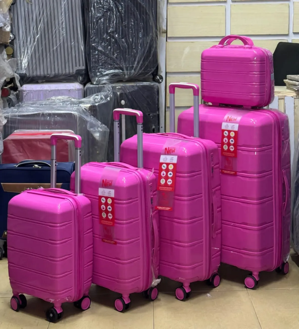 5-in -1 Luggage Set - Image 1