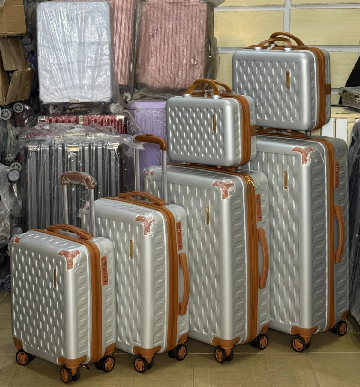 5-in -1 Luggage Set - Image 7