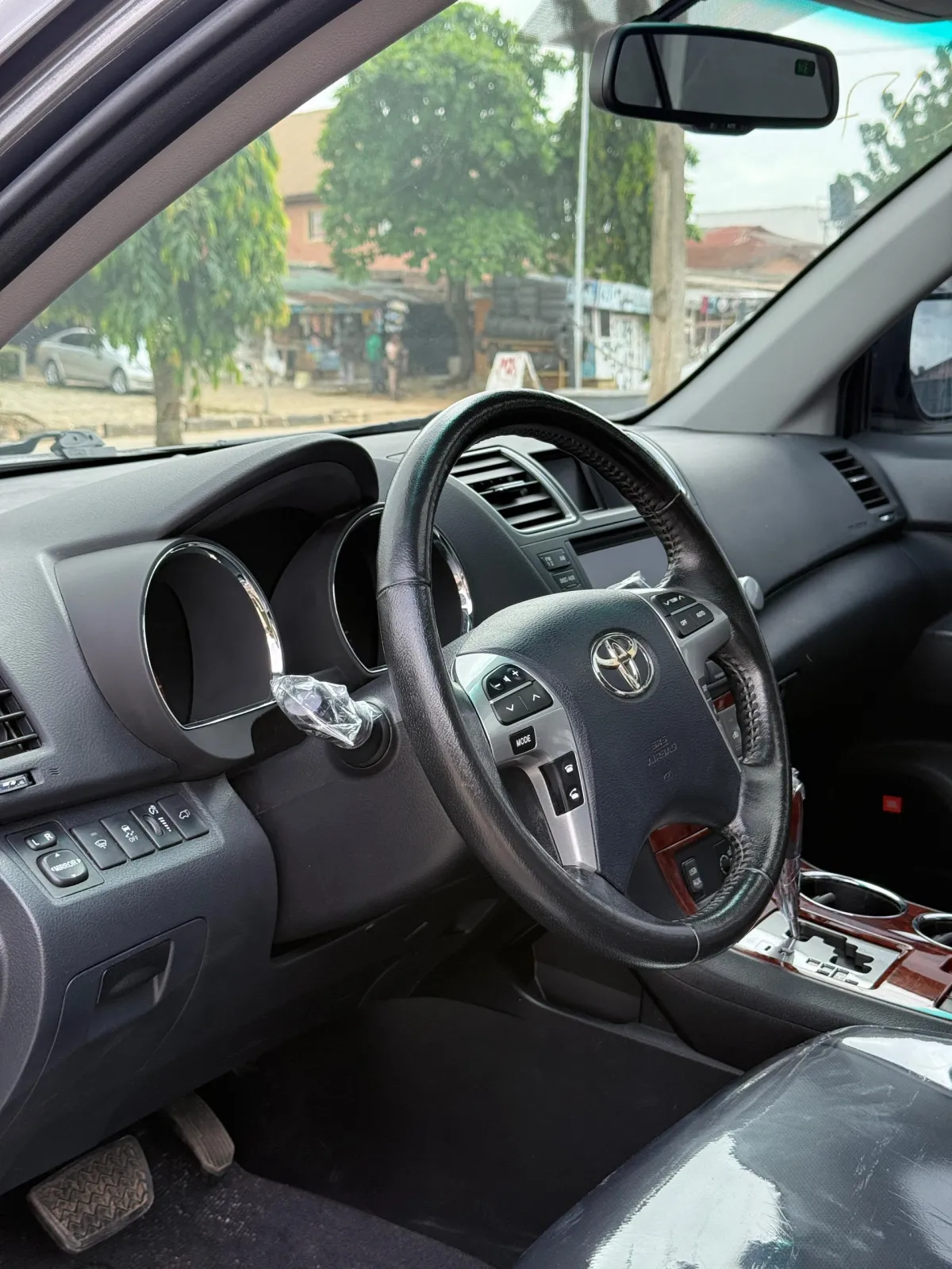 Foreign Used Toyota Highlander 2011 Limited Edition A - Image 3