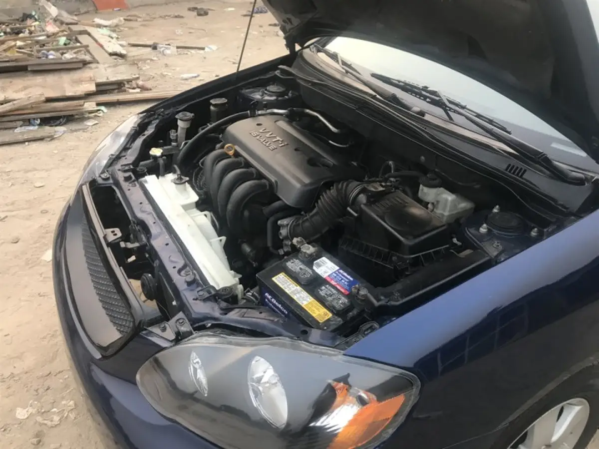 Clean Toyota corolla model - Image 4