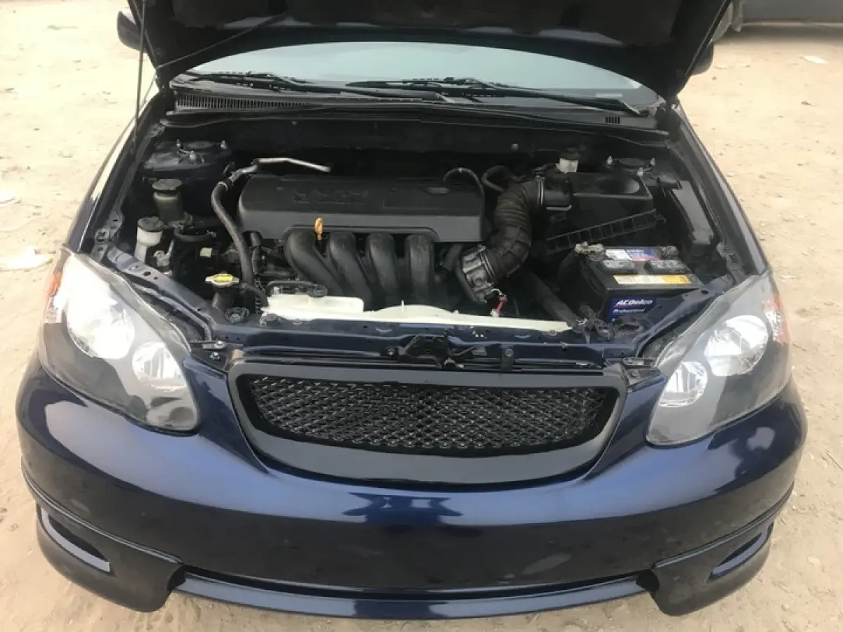 Clean Toyota corolla model - Image 5