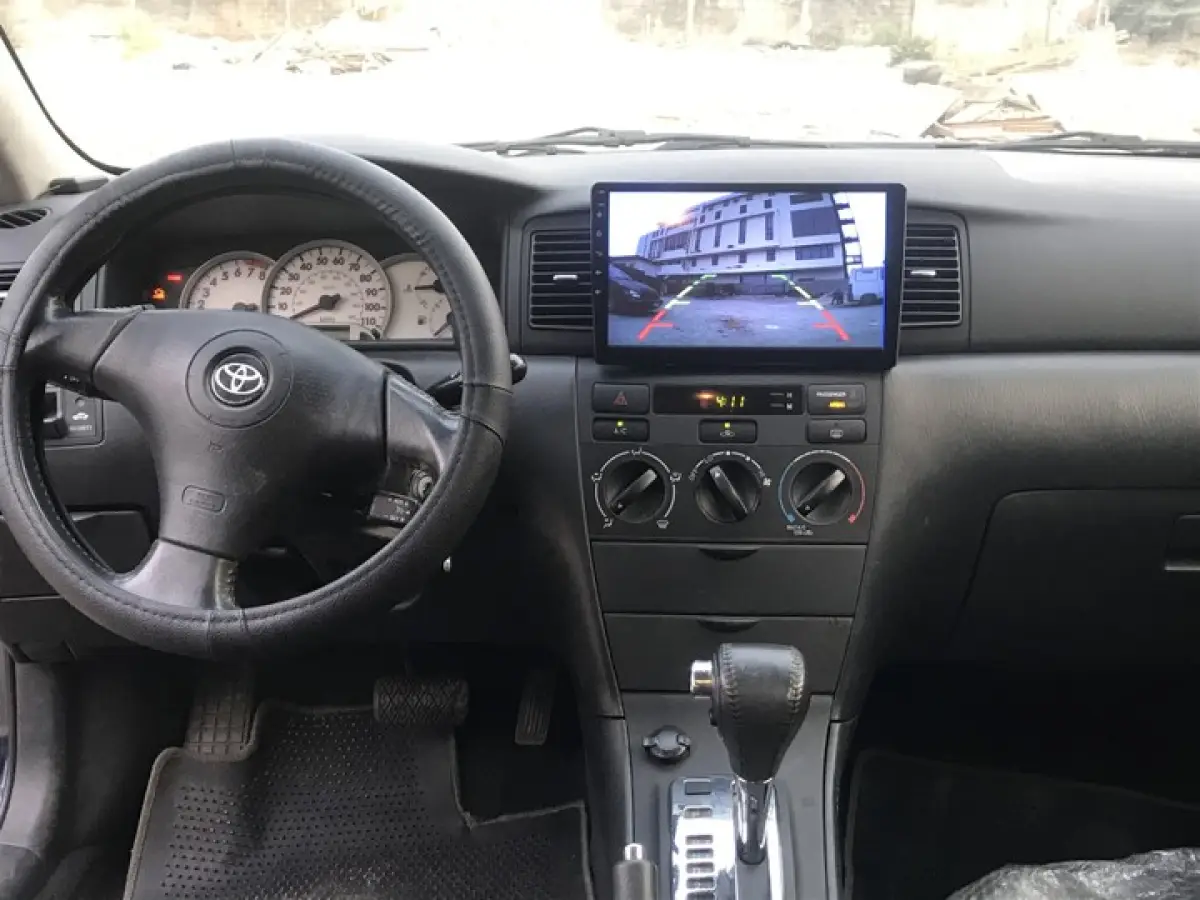 Clean Toyota corolla model - Image 7