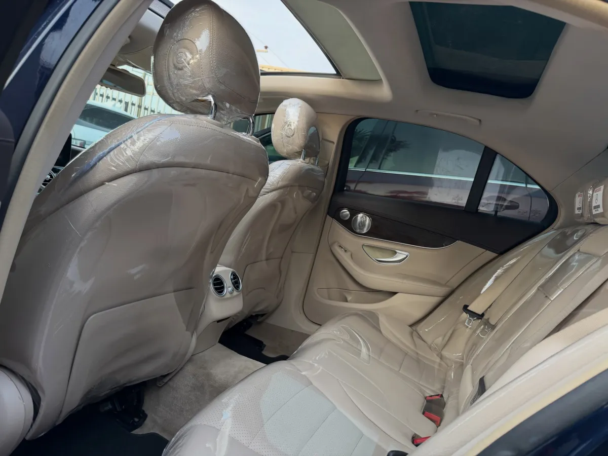 Tokunbo M-Benz C-300 Maybach Trim 2015 model Accident free Ful - Image 4