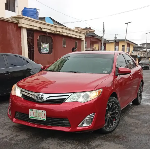 2012 Toyota Camry XLE Low Mileage Thumb Start Sunr