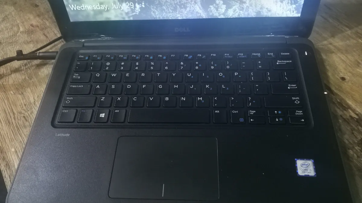 Dell Latitude 3380 - Image 4
