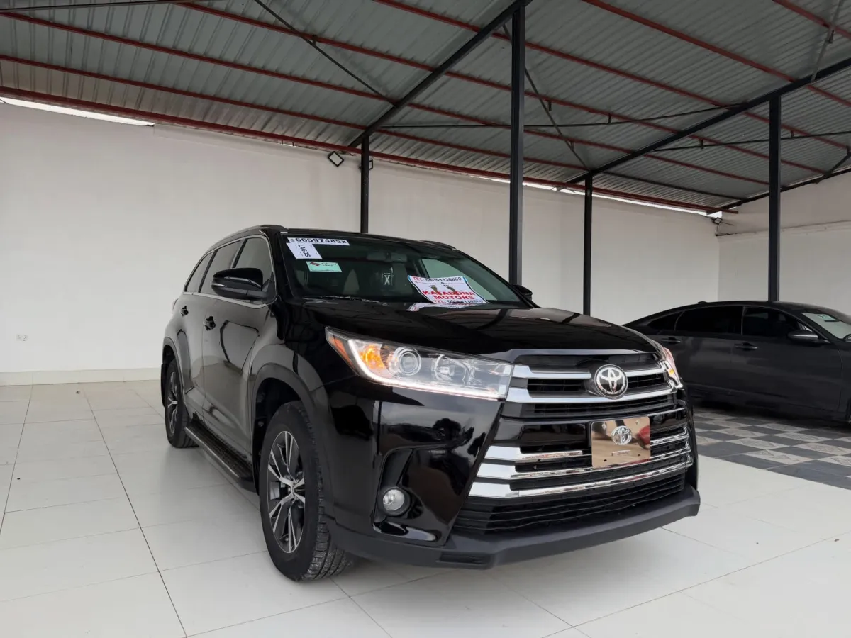 2016 Toyota Highlander XLE - Image 10