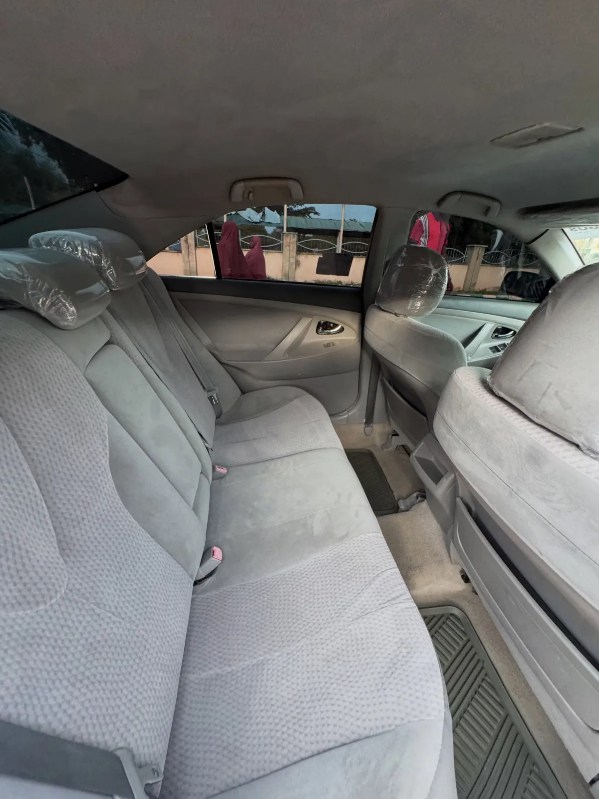 2010 Toyota Camry LE - Image 7