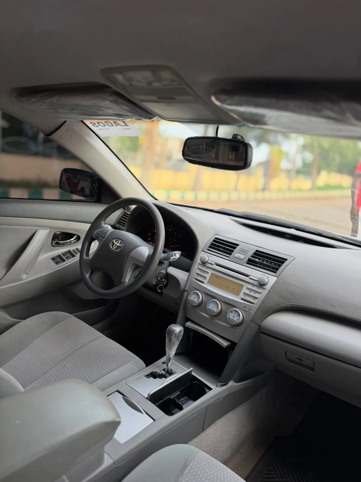 2010 Toyota Camry LE - Image 8