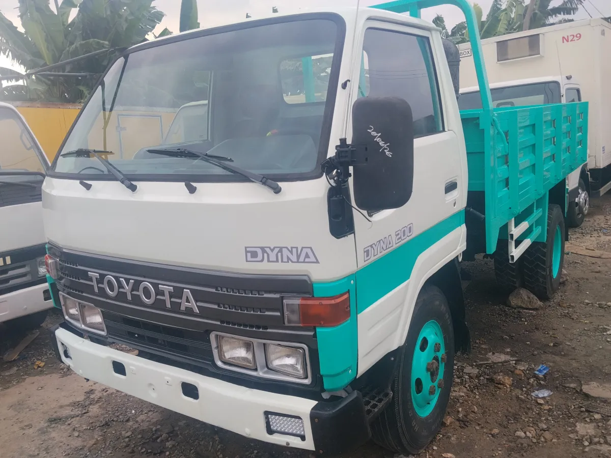 Toyota Dyna200 - Image 1