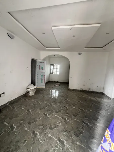 Newly built 2 bedroom flat at iyana school iba ojo