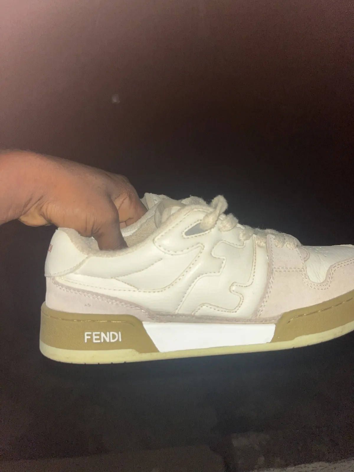 A size 41 sneakers. Grab them now at a great price before theyre gone! - Image 2