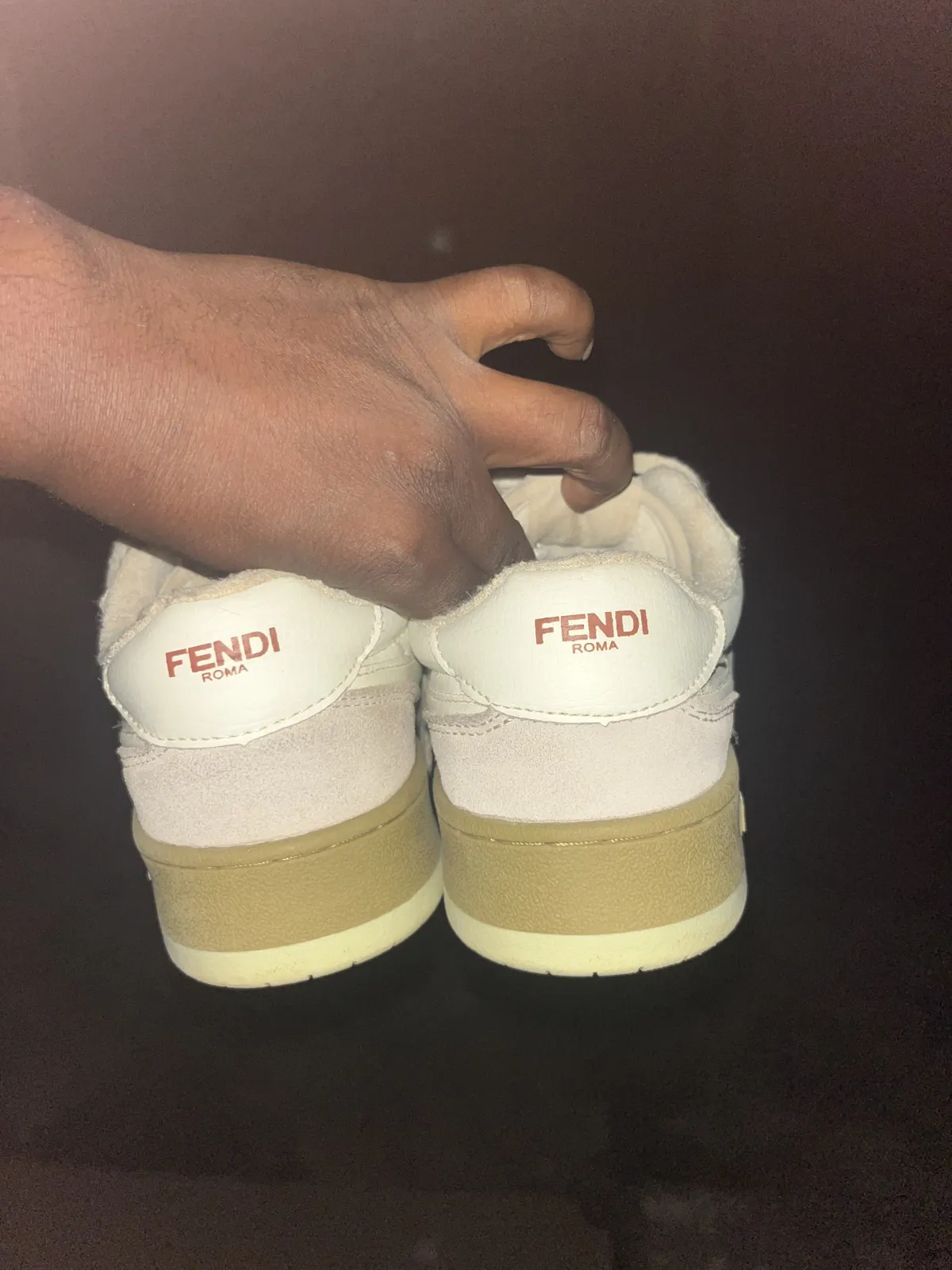 A size 41 sneakers. Grab them now at a great price before theyre gone! - Image 3